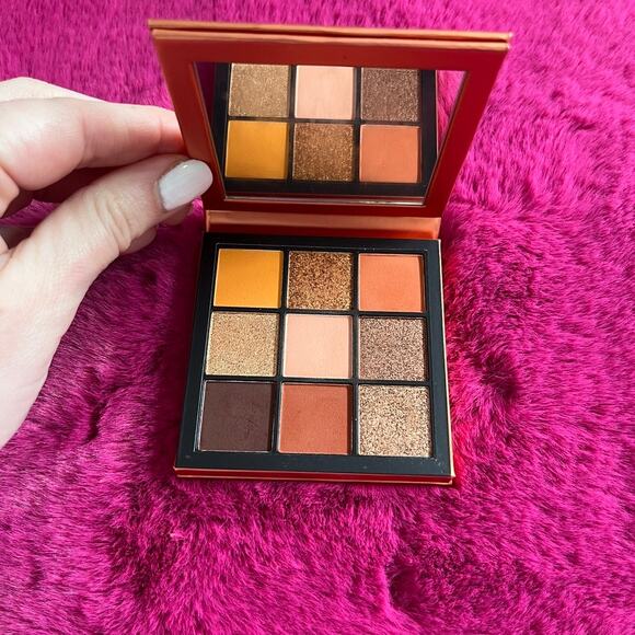 Huda Beauty Topaz Obsessions Eyeshadow Palette - Picture 3 of 3